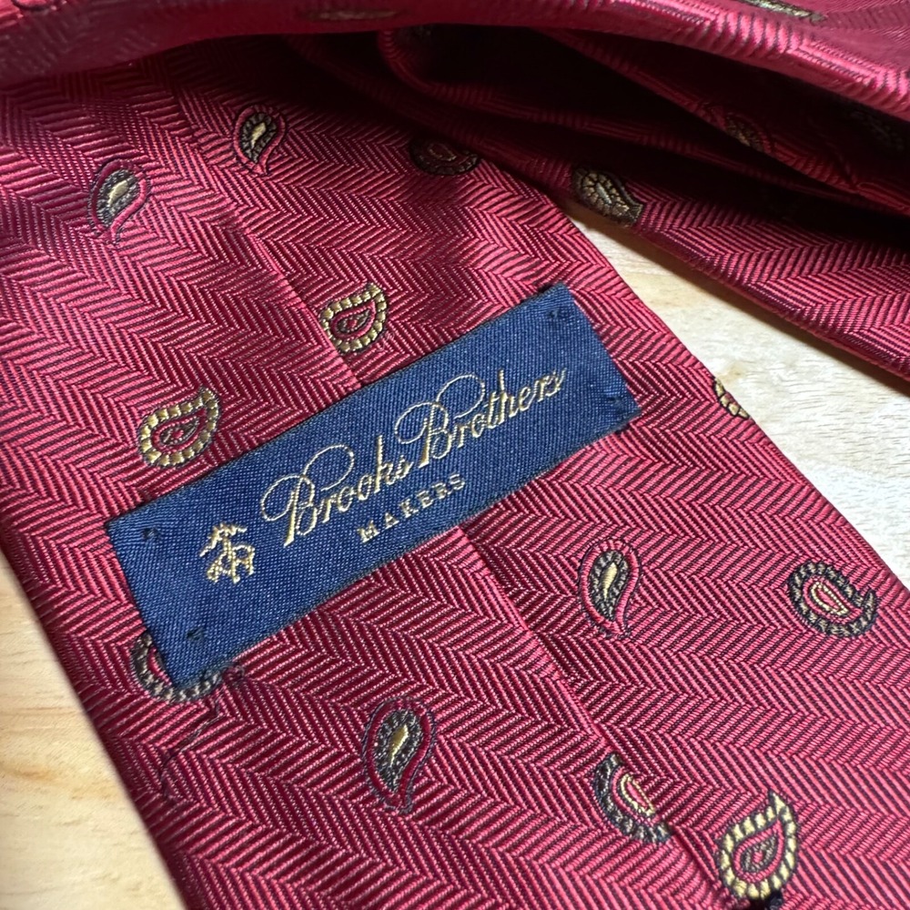 Brooks Brothers Makers Men's Designer Neck Tie Paisley Red Blue 100% Silk USA